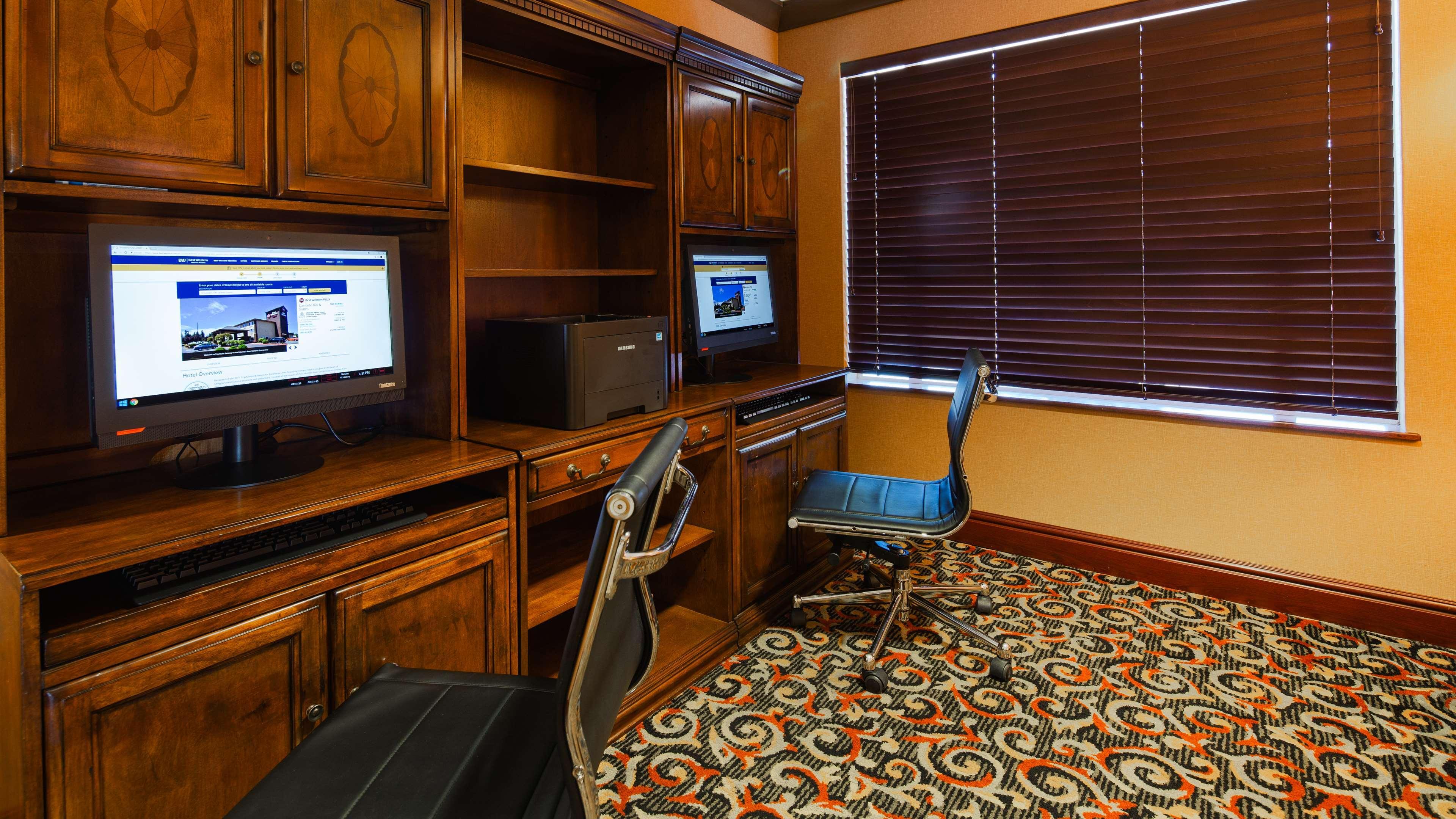 Best Western PLUS Cascade Inn&Suites Troutdale Exterior foto