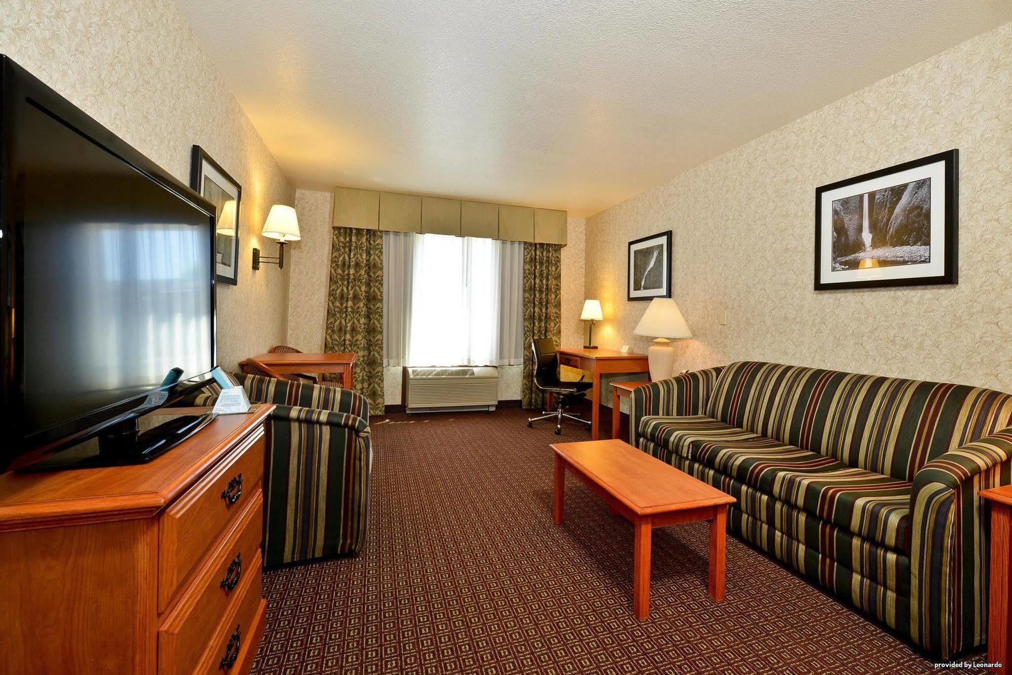 Best Western PLUS Cascade Inn&Suites Troutdale Exterior foto