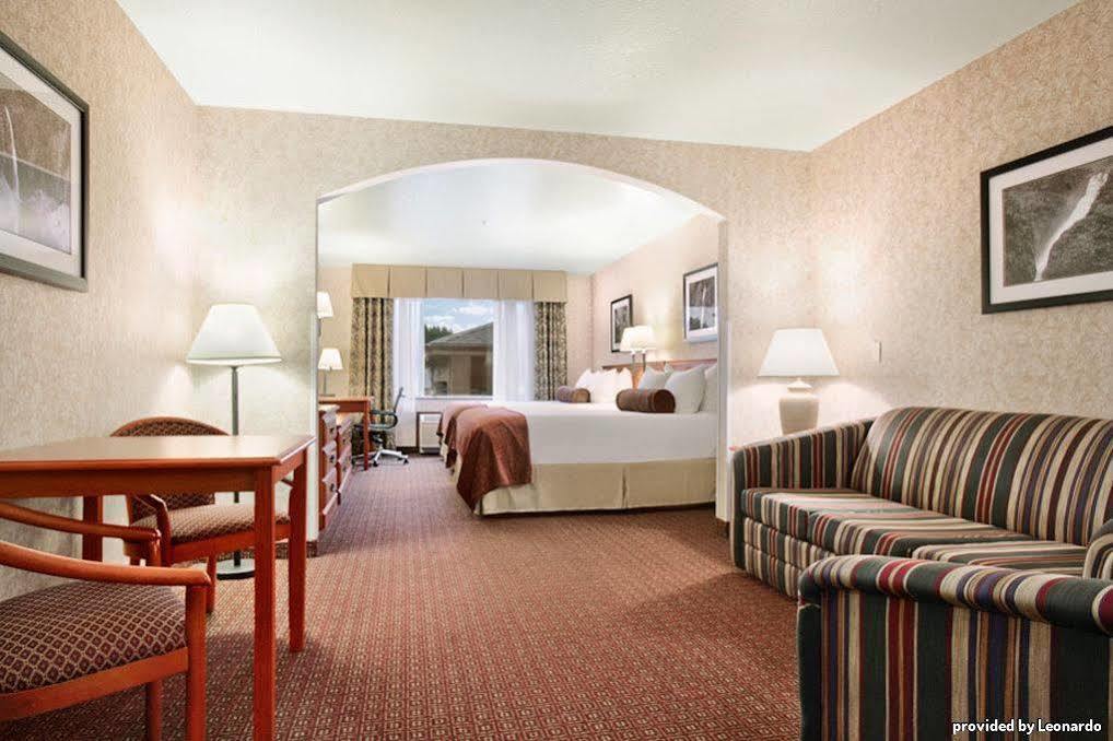 Best Western PLUS Cascade Inn&Suites Troutdale Zimmer foto